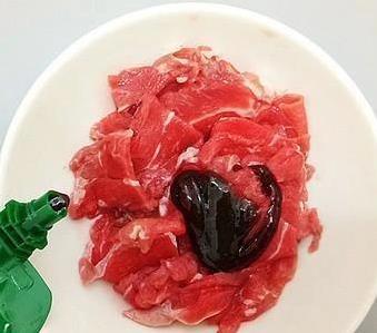 牛肉秋葵一锅炒，10分钟上桌，孩子吃完还想再来盘！