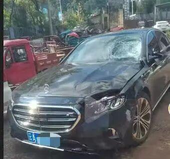 网红小英丈夫酒后撞人逃逸被刑拘 肇事逃逸致两人受伤