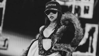 JENNIE穿中空上衣彩排 性感撩人热辣性感