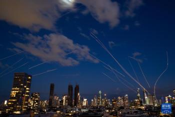 伊朗媒体称至少35枚导弹“成功袭击”以色列 报道待证实