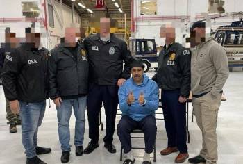 马杜罗身穿脚铐露面，“内鬼”或被美方灭口 美军突袭引发国际谴责