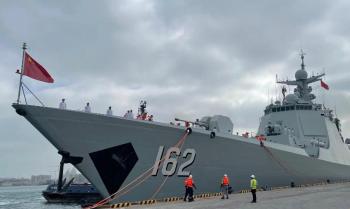 震撼原声！大连舰训练现场 真刀真枪拉练