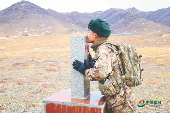 战士登上勇士峰完成戍边"成人礼" 风雪见证忠诚