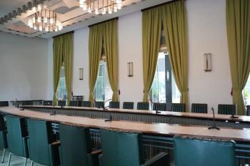 国安部:境外间谍用激光隔空窃听 揭秘窃密技术手段