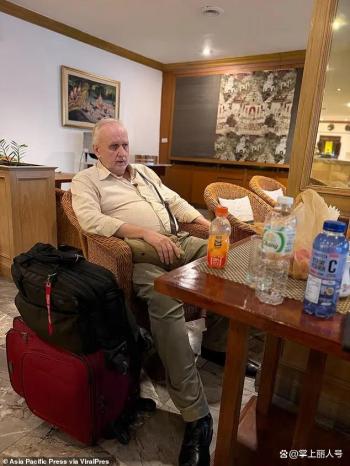 英国68岁男子网恋被骗流落泰国街头 养老金耗尽陷困境