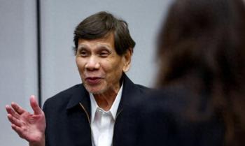 菲律宾狱中前总统出庭全程沉默 法庭上的无声抗争