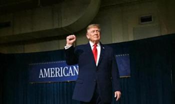 特朗普执政困局与美中期选举博弈 民众不满加剧