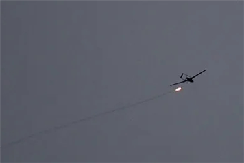 俄无人机携带燃烧弹撞击乌军防空洞 击落70多架无人机