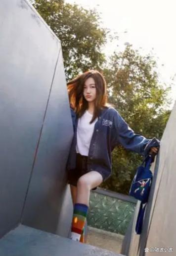 李嫣几乎完美复刻王菲 天生体态与独特气场