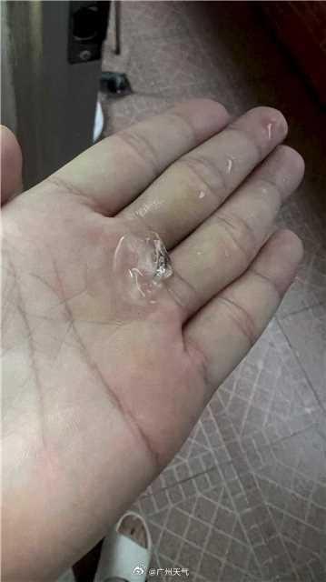 广州市中心下冰雹