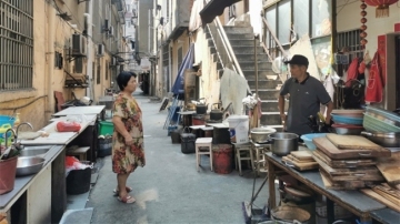 Nanchang couple runs kitchen for family of cancer patients