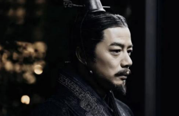 自己坐不稳龙椅，却废立多个北方皇帝，吕不韦见了都要直呼内行