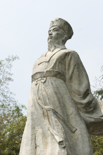 本来被远调到江南享福的苏轼，如何被卷入京城的政治风暴？