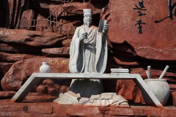 司马光去世前，为何多方打点极力推荐苏轼一路升官？