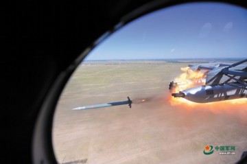 北部战区空军某旅开展搜救直升机救援训练