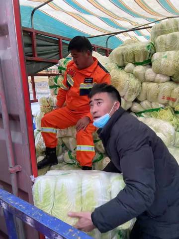 山东兰陵小伙赠天津32吨蔬菜 去年向五省捐菜七次