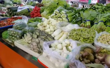 视频│记者探访北京菜市场，物资充足价格平稳