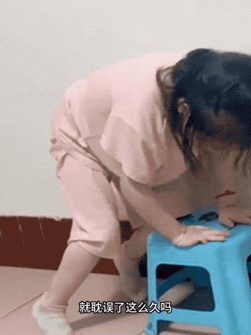 脑瘫女孩豆豆穿上公主鞋