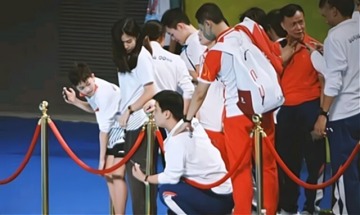 十大弹弓排行榜图片_娱乐圈十大假胸女星排行榜(图)(2)