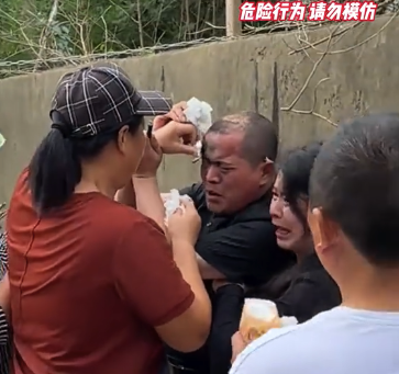 婚礼当天燃放爆竹 新娘父亲被炸伤