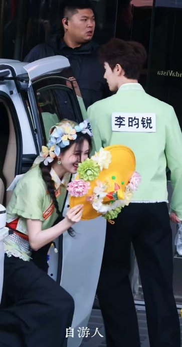 网友开始嗑李昀锐和白鹿