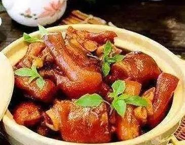 茶叶炖猪蹄香翻天，家常菜也能玩新花样，你试过没？