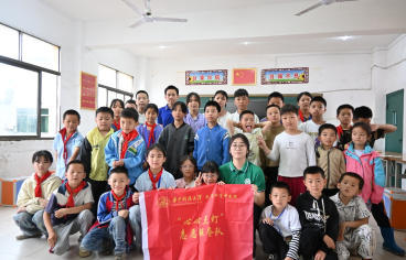 以心点灯，赋能成长——华中科技大学“心心点灯” 志愿服务实践队赴江西南昌开展心理健康教育系列活动