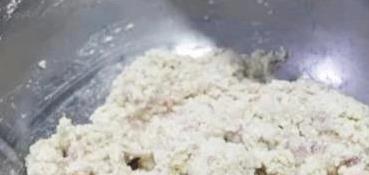 家常豆腐丸子3步做，香嫩多汁秒杀饭店，你家也能吃到这味