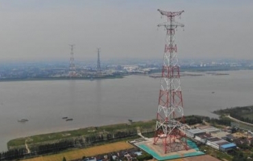 385米！世界最高输电塔跨长江架线