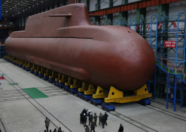 金正恩指导核动力战略导弹潜艇建造工作