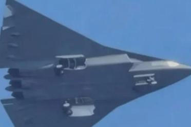 歼-36三发矢量推力设计新逻辑