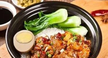 一锅煲仔饭香飘万家，砂锅秘诀大公开，你敢试吗？