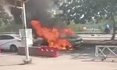 巴基斯坦汽车爆炸事故已致5死