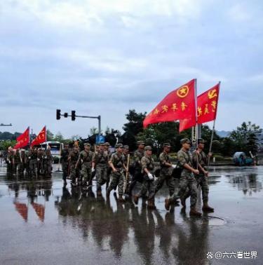解放军来啦!强降雨致贵港高中4千名师生被困 希望破水而出