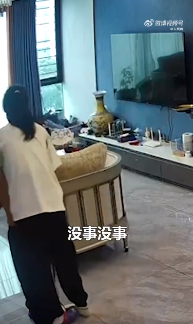 14岁女生用海姆立克法救弟弟 视频记录下惊险一幕！