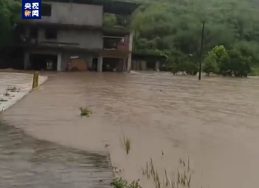 重庆7区县暴雨 9条河流出现1—3米涨水过程