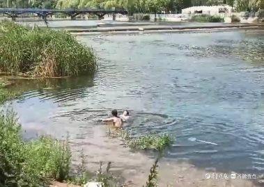 山東一高中老師跳河救起落水孩子