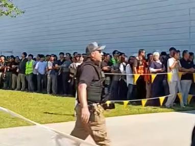 美国拘捕300名韩国人