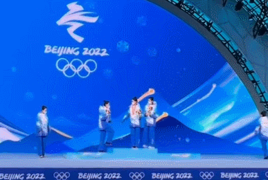 北京冬奥颁奖仪式彩排，拿奖的竟是李雷和韩梅梅