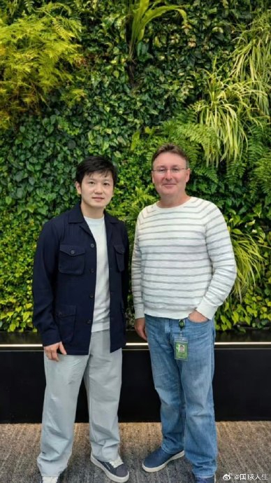 英伟达副总裁晒与樊振东合影 活好当下最重要