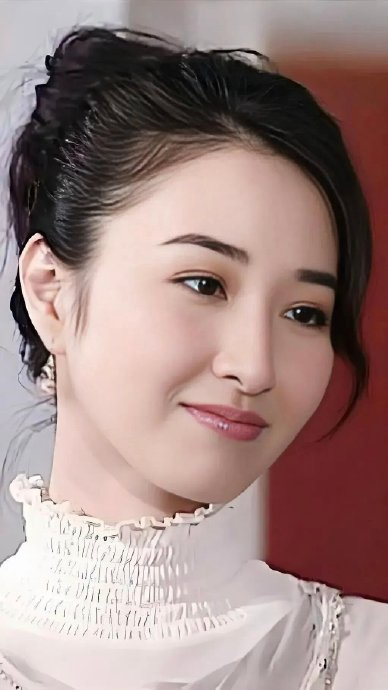 关咏荷笑起来好明媚