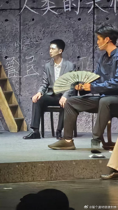 15岁林大竣演话剧太像林永健 舞台实力获赞_娱乐频道_中华网