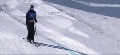 带伤作战夺，谷爱凌夺U型池世界杯云顶站冠军