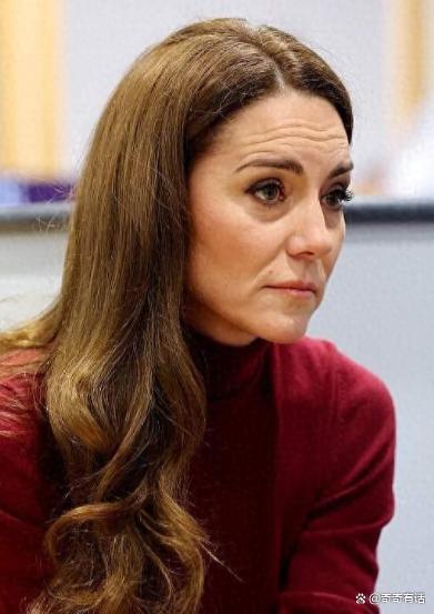 凯特王妃瘦成纸片人 康复后首次公开露面