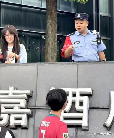 警方呼吁追星群众恪守法律底线