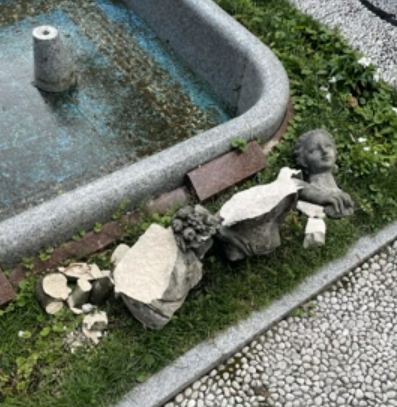 德国旅客推倒意大利150年汗青雕像，造成难以补充的损失
