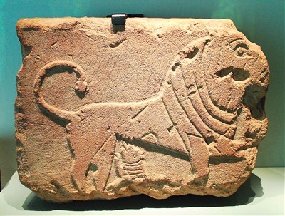 公元前6世纪—公元前4世纪，有狮子装饰的浅浮雕，沙特国王大学发掘出土。　　杜建坡摄