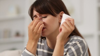 一入换季就“涕泗横流”？鼻炎不是“小毛病”，乱治易留根