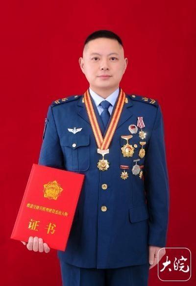 空降兵15勇士惊天一跳 生死盲跳铸就英雄传奇