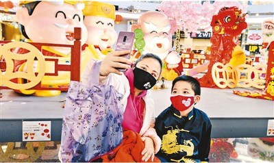 海外同胞欢庆新春 全球华人共祈祥瑞  春节为世界点亮中国红